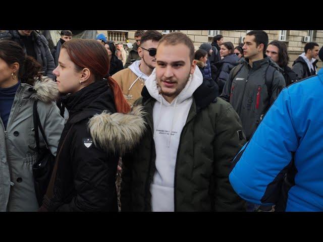 Uživo - Slavija: Ogromna masa naroda ide, studenti i seljaci već stigli