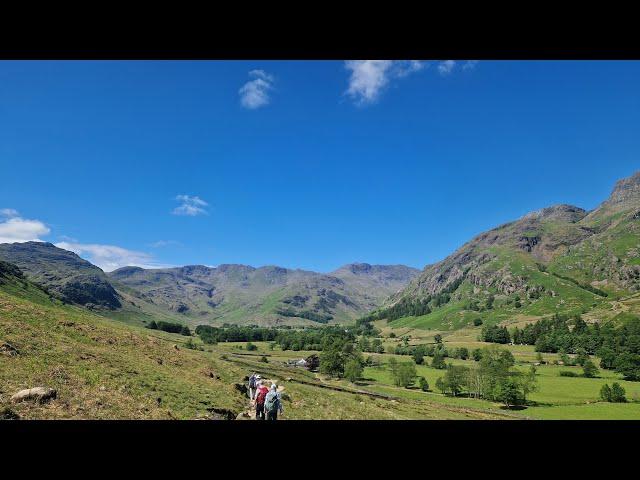 Lake District walking from Elterwater along the Langdale Valley, with stunning mountain views