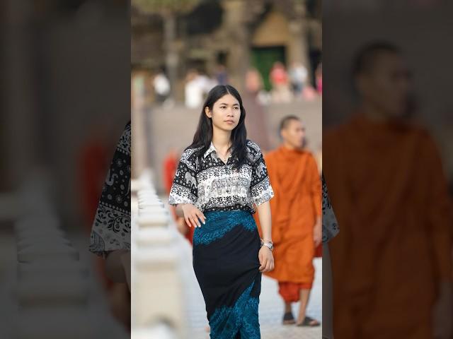 Take a picture beautiful girl at Angkor Wat temple Cambodia  #photography #portraitphotography