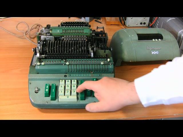 Mechanical calculator Hamann 300 divides 1 by 3