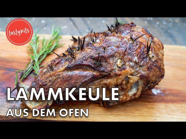 Lammkeule im Ofen zubereiten. Das Rezept für Lammbraten