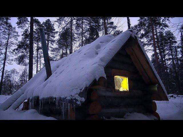 HUNTER'S LIFE IN A SMALL LOG CABIN. OFF GRID