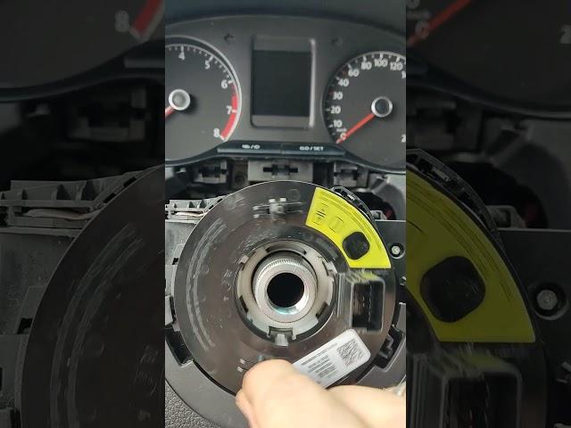 правильное положение шлейфа. при замене подрулевого шлейфа vw polo sedan рестайлинг.