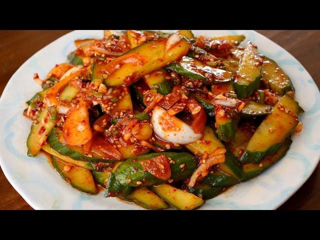 Spicy cucumber side dish (Oi-muchim: 오이무침)