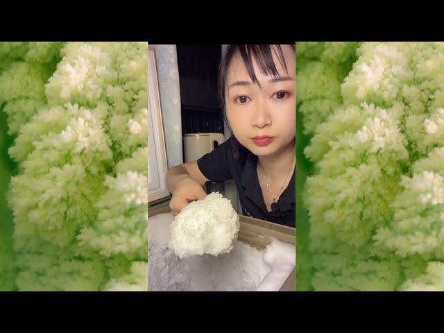 ASMR FREEZER FROST EATING AND SCRAPING / WHITE ICE EATING