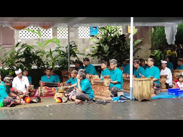 Girls' dance at the Full Moon Celebration ceremony in Bali