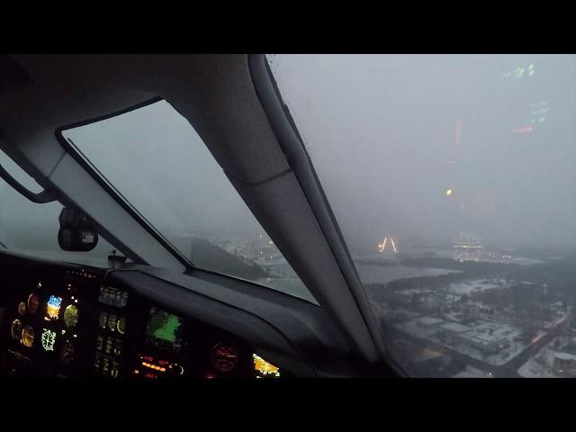 Pilatus PC-12 landing in low visibility and snow (4K Ultra HD)