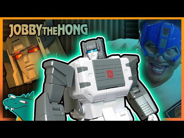 Fortress Maximus has a BIG HEAD [Fans Toys HANNIBAL Review]