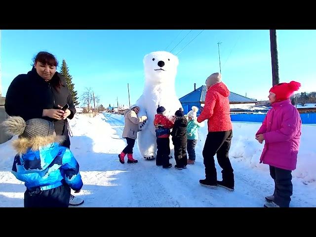 Что происходит за кадром! Поздравление от Белого Мишки!