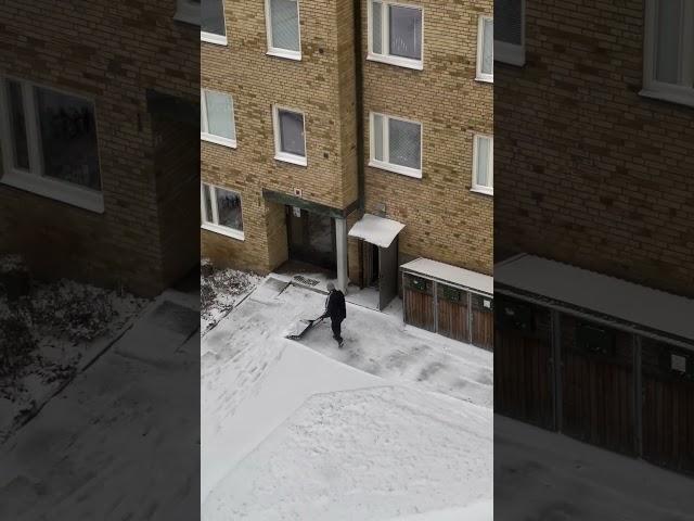 OMG  Crazy Snow Scooping #asmr #soundscape