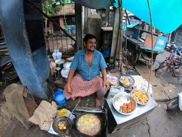 Best Vadai shop near Angallamman temple | Big Bazzar Street | Trichy Food Guide | I LOVE TRICHY