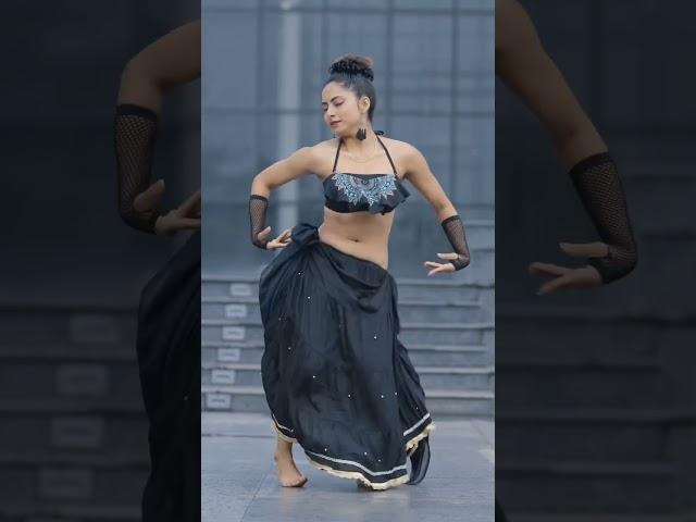 Mehbooba  || Keshavi chhetri performance #bellydance #youtubeshorts #keshavi