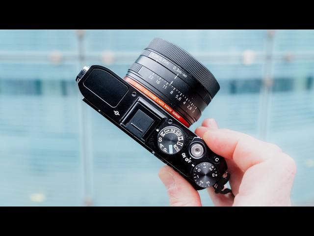 Why Photographers are Switching Back to Fixed Lens Cameras