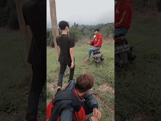 (viral)kepergok mesum di siang bolong