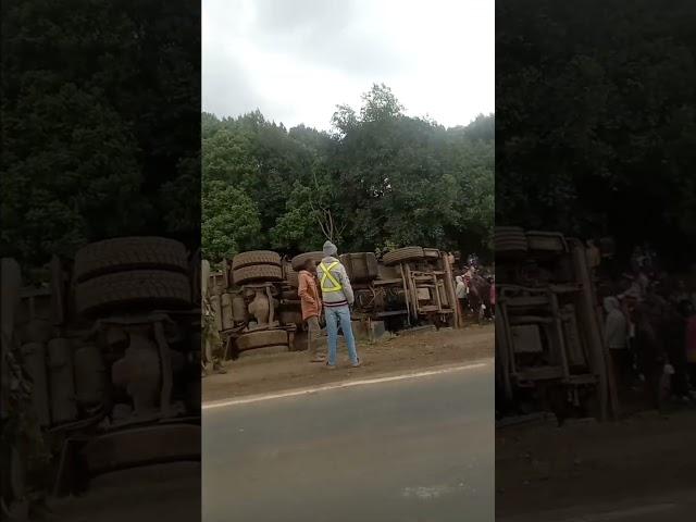 Fallen Lorry along Nakuru Highway#shorts#youtubeshorts#viral#travel#explore