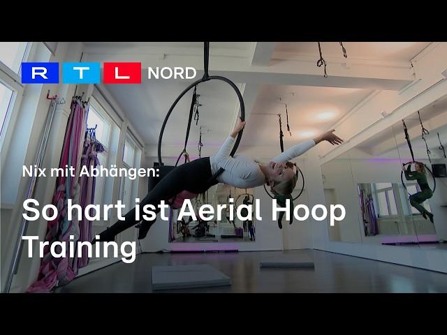 Reporterin Jenny trainiert das erste Mal im Aerial Hoop in Braunschweig