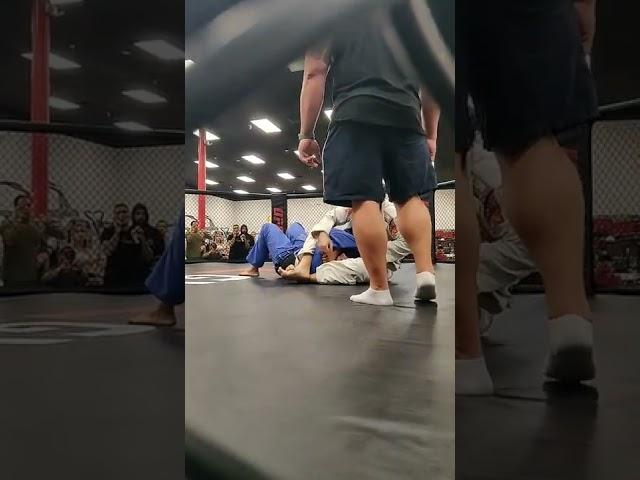 nobody tapped out BJJ tournament white belt vs white belt