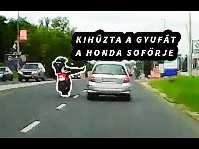 KIKÉSZÍTETTE IDEGILEG a motorost a Honda sofőrje