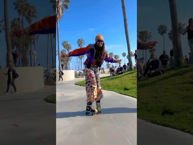 Willow Smith - Wait A Minute! (Short Version) Skate Dance