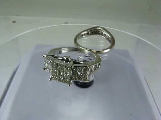 Helzberg 3 stone 2.8CT Diamond Engagement Ring & Wedding Band White Gold