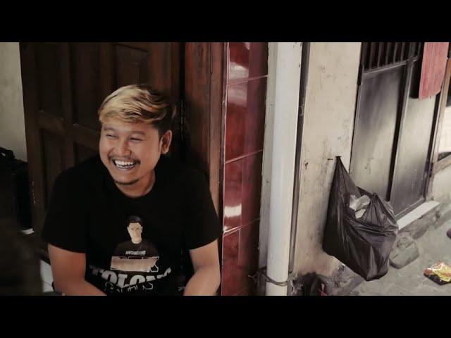 ROYHAN Feat SHAKIRA  - DARI BAWAH ( Official music video )