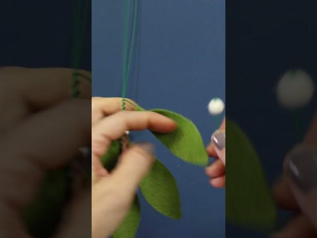 #feltflowers #mistletoe #feltmistletoe #diychristmasdecor #diychristmasdecoration #feltmistletoe
