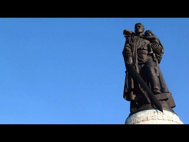 Soviet War Memorial (Treptower Park) - In A Berlin Minute (Week 47)