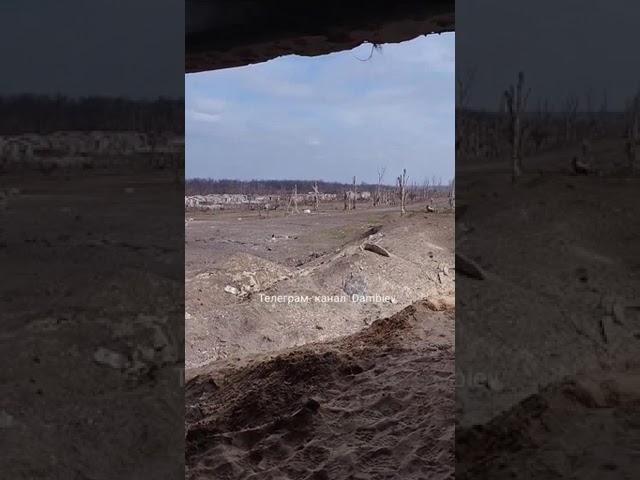 Уничтоженная техника под мостом в зоне СВО.