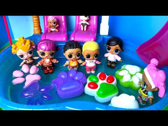 TABA PAWS IN THE POOL WITH DOLLS LOL SURPRISE Funny cartoons DARINELKA