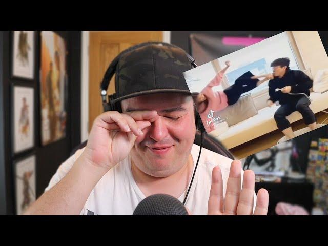 DAZ WATCHES TIKTOKS DESIGNED TO MAKE YOU LAUGH