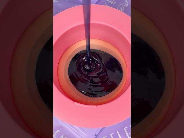 That’s so satisfying #yeelen #yeelenwax #waxingkit #waxing #hardwax #waxbeads #asmr