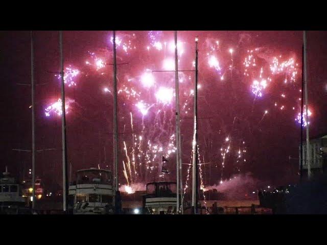 LIVE: San Francisco New Year fireworks show from Pier 39 cam