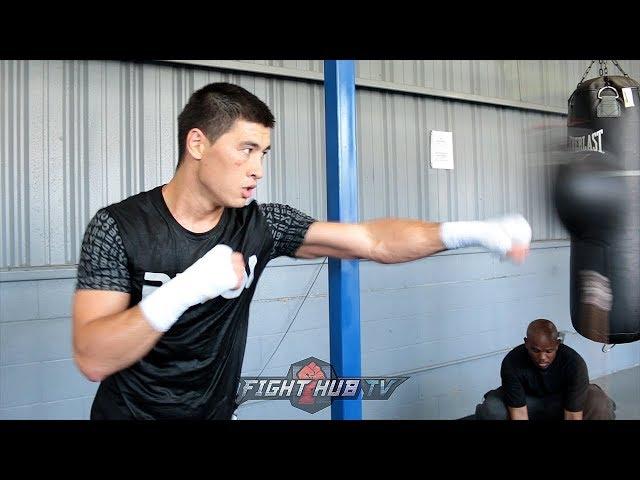 DMITRY BIVOL'S UNORTHODOX MOVEMENT & POWER ON FULL DISPLAY IN BOXING WORKOUT