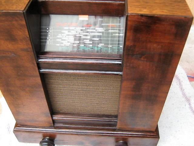 Fully restored EKA Reform old Hungarian tube radio from 1936 working...