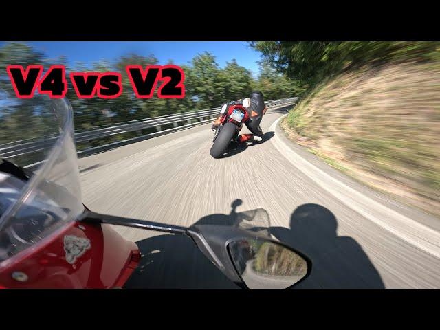 PANIGALE V4 vs V2 | POV ONBOARD DUCATI STREET RACE | CRASH AND POLICE