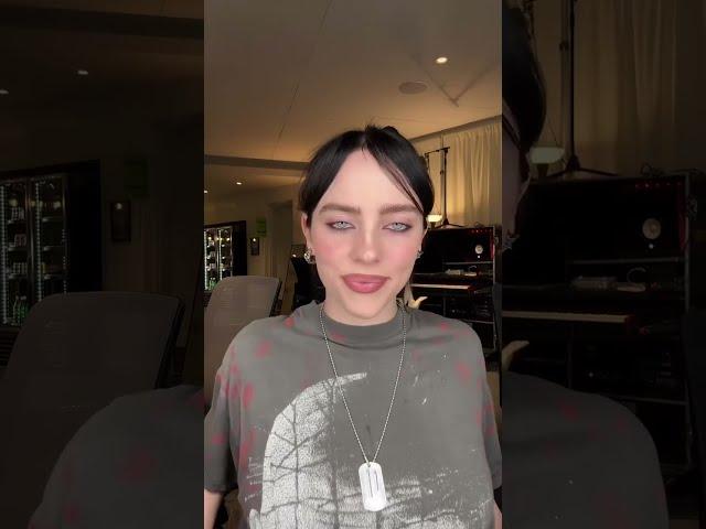 Billie Eilish’s Pre-Show Makeup Routine