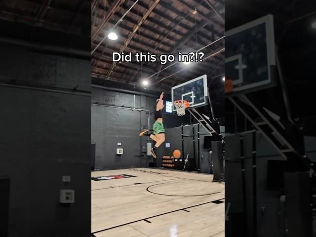 The BOUNCE DUNK?!  ​⁠@donovanhawkins_37