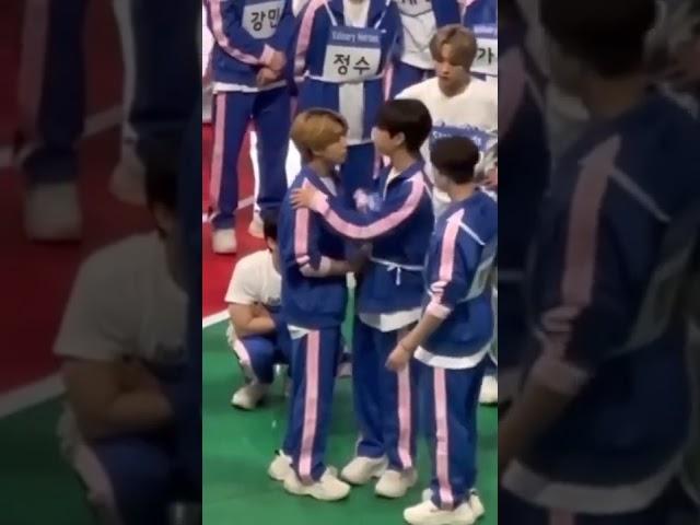 members taking care of hanie #straykids #shorts #han #skz#straykids #han #jisung #straykids #shorts