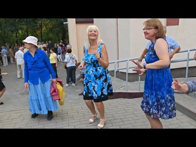 8.09.24г..."Тайна Встречи"... Олег Владимиров... звучит в Гомельском парке...