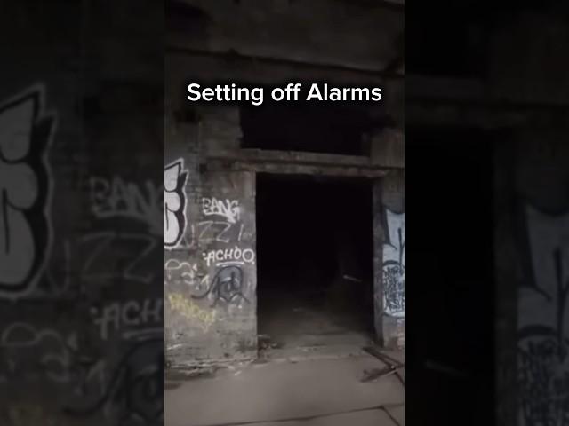 Urban Explorers worst fears… Part 3 #scurry #urbexing #urbanadventure #urbanexploration #alarm