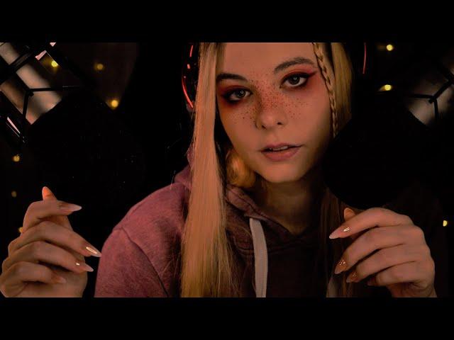 ASMR | tktk sksk - ear to ear, mouth sounds, close up, rain