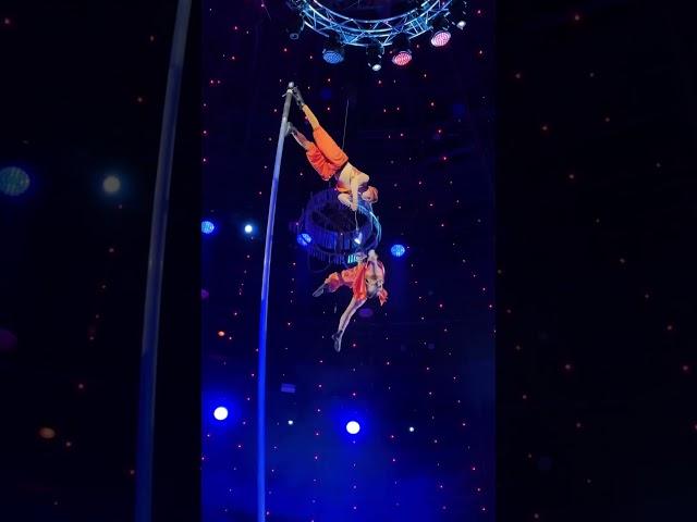 #circus #цирк #братьязапашные #шоу #страшнаясила #артисты #манеж #эквилибристы #перши