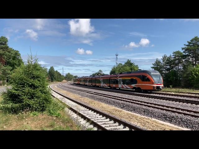 Stadler Flirts 2425+2318 DMUS At Liiva Station