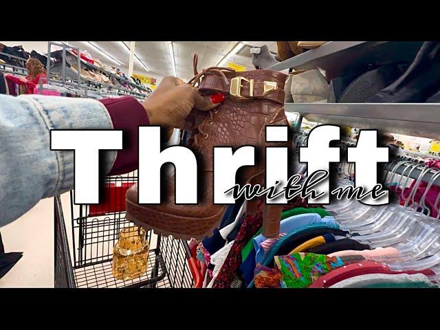 I JUST MIGHT BE ON TO SOMETHING! | Come Thrift With Me | Thrift Haul #vlog #thrifting