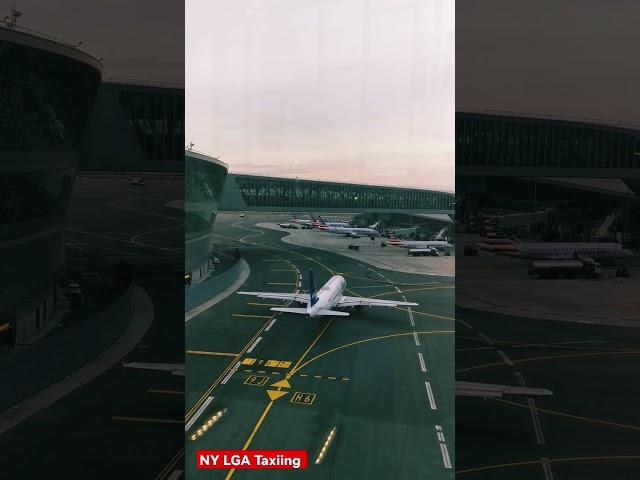 NY LGA Taxiing