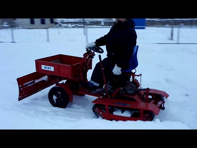 Уборка снега трактором "Агат" на гусеницах