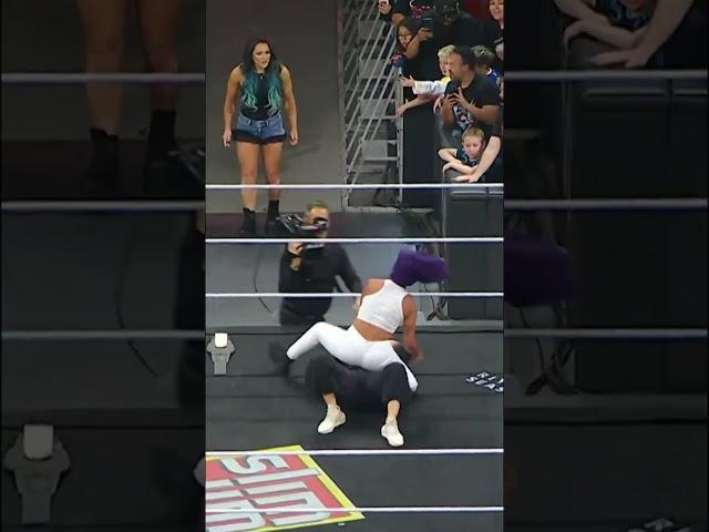 NEW FOOTAGE BAYLEY ATTACKS BECKY LYNCH #bayley #beckylynch #wwe