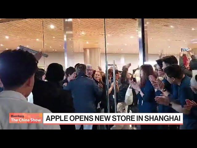 Tim Cook Opens New Apple Store In Shanghai