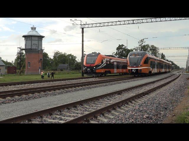 Штадлерский электропоезд 1403 и 21Ev-3340 / Stadler EMU 1403 and 21Ev-3340 at Riisipere