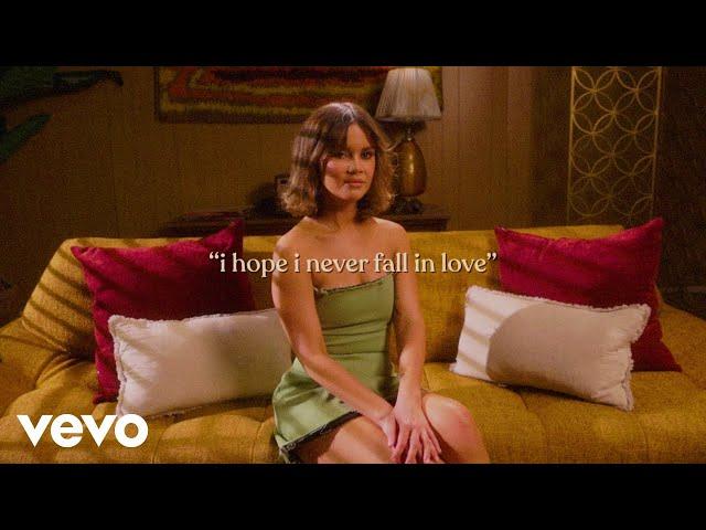 Maren Morris - i hope i never fall in love (Official Lyric Video)